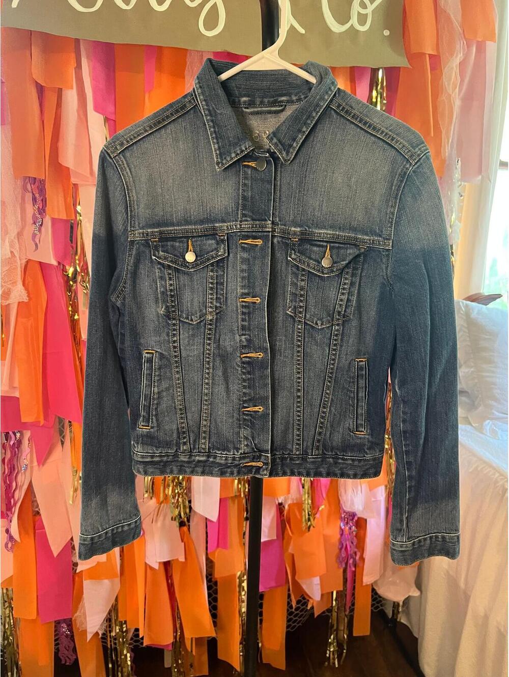 52. GAP JEAN JACKET